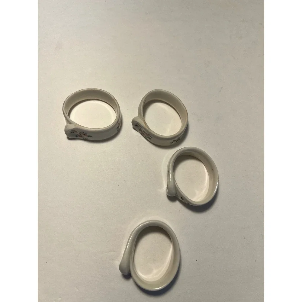 VTG Ceramic Floral Napkin Rings Set of 4 Hand Painted Peach Flower Cottagecore